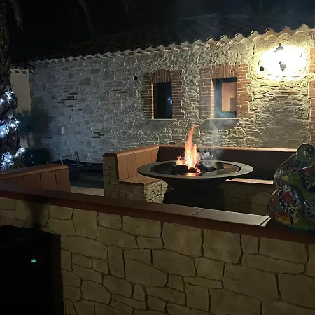 Bed & Breakfast Domaine & Spa Mas Dels Esquirols 4*