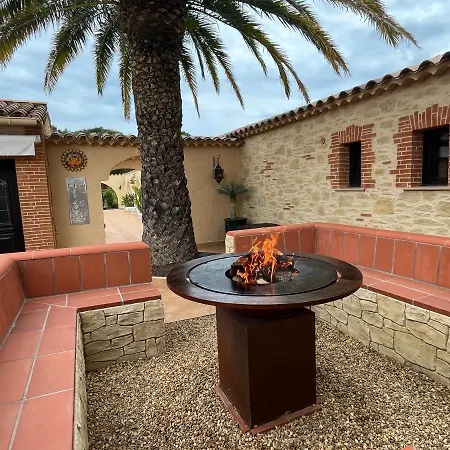 Bed & Breakfast Domaine & Spa Mas Dels Esquirols 4*