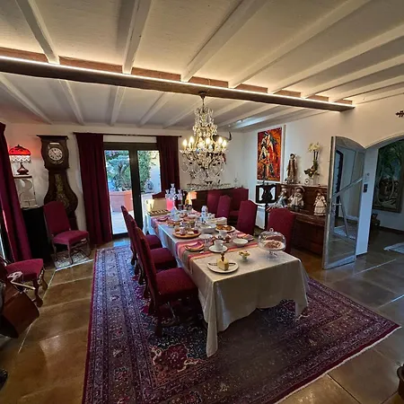 Domaine & Spa Mas Dels Esquirols Bed & Breakfast 4*