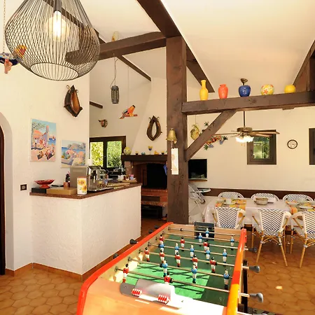 Domaine & Spa Mas Dels Esquirols Bed & Breakfast 4*