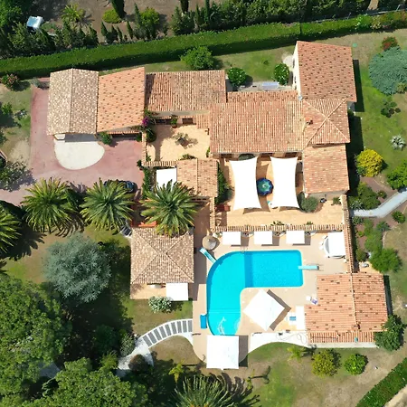 Domaine & Spa Mas Dels Esquirols Bed & Breakfast