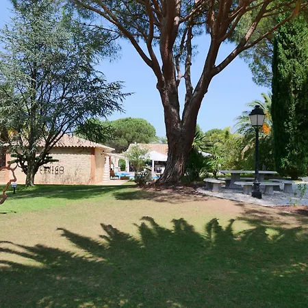 Bed & Breakfast Domaine & Spa Mas Dels Esquirols