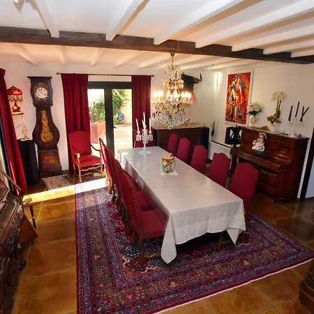 Bed & Breakfast Domaine & Spa Mas Dels Esquirols 4*